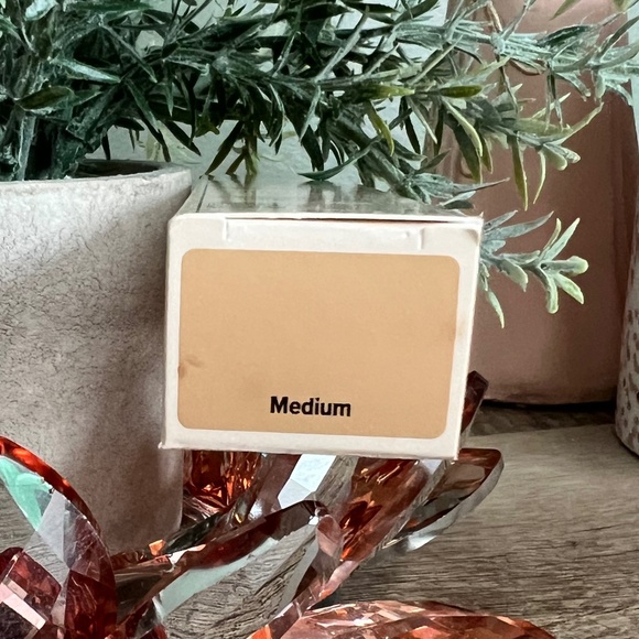 NWT IT Cosmetics CC + Nude Glow Lightweight Foundation - Picture 2 of 6